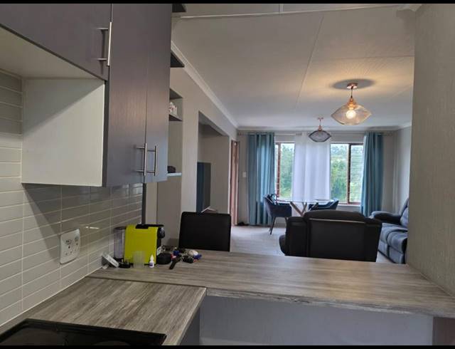 2 BEDROOM APARTMENT FOR SALE IN SUNNINGHILL